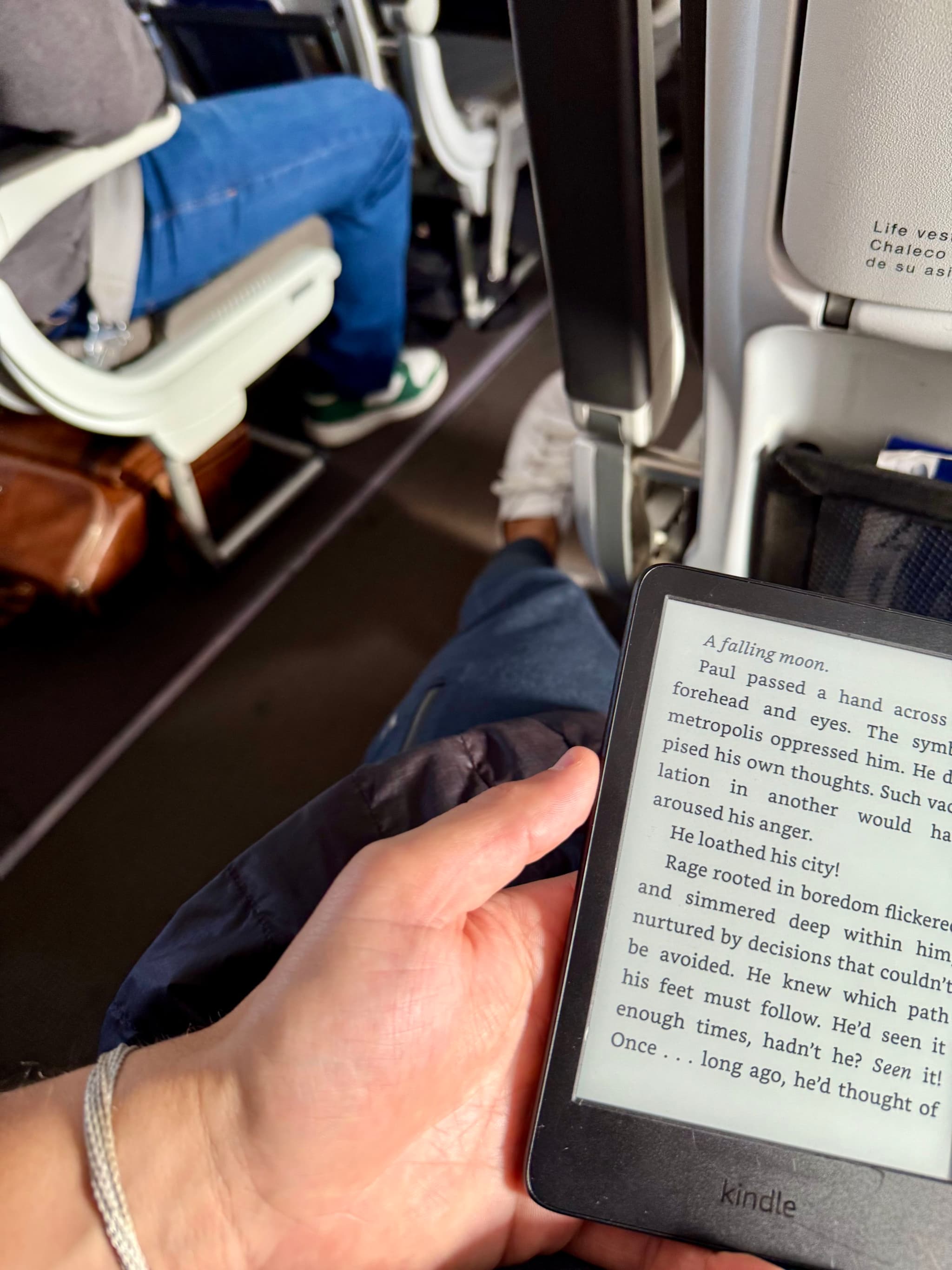 reading dune messiah (1st book was 1000x better)